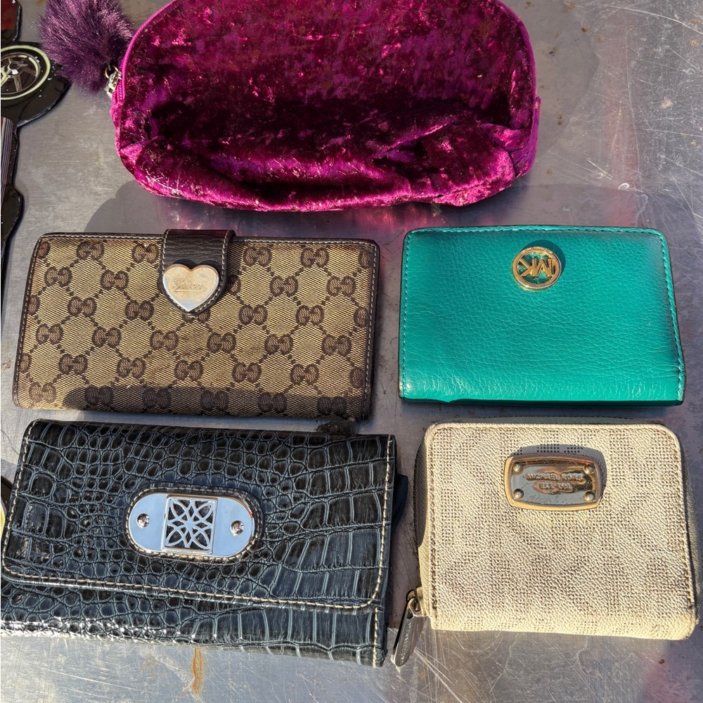 Michael kors and Gucci wallet set